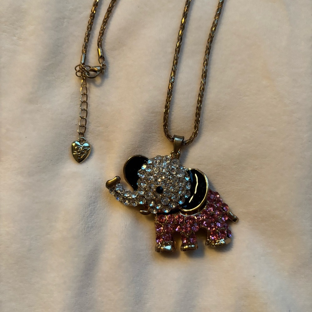 betsey johnson necklace